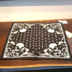 NWT Alexander McQueen Poppy Skull Scarf/ bandana